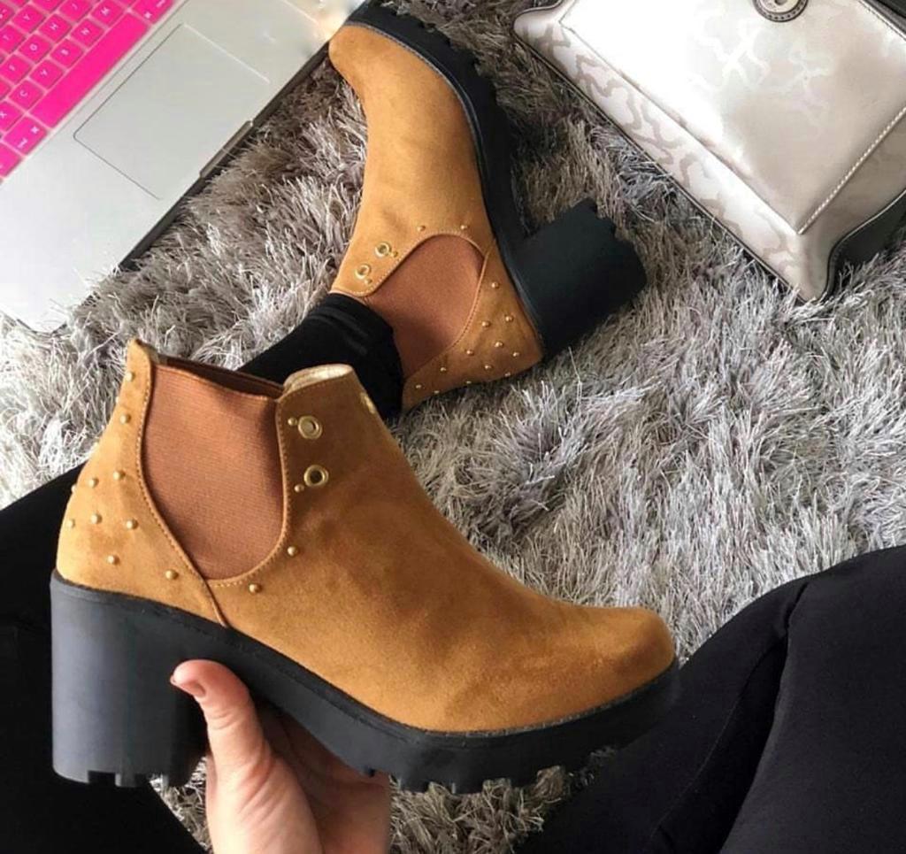 WOMEN'S CAMEL BROWN  BOOTIES