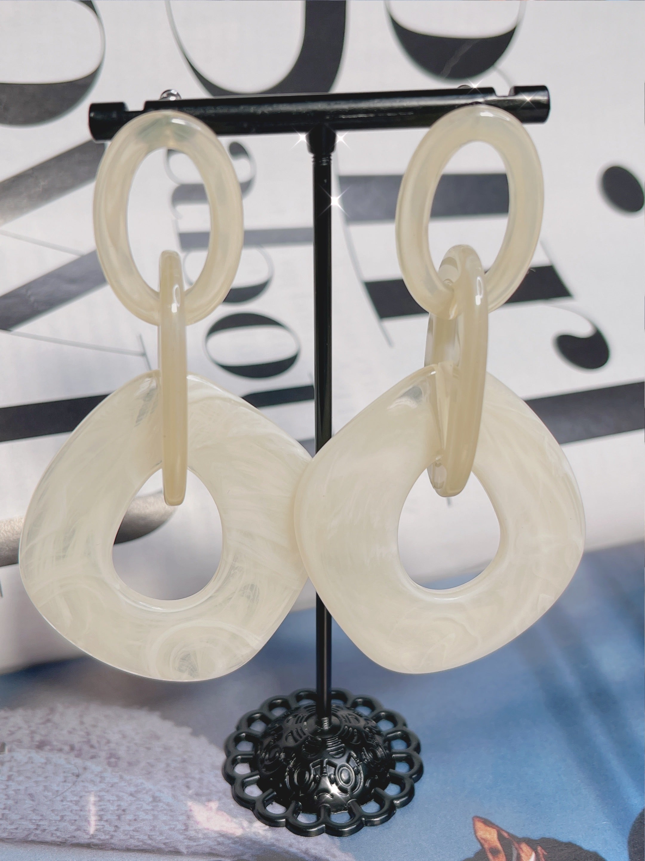 C - White Cristas Earrings