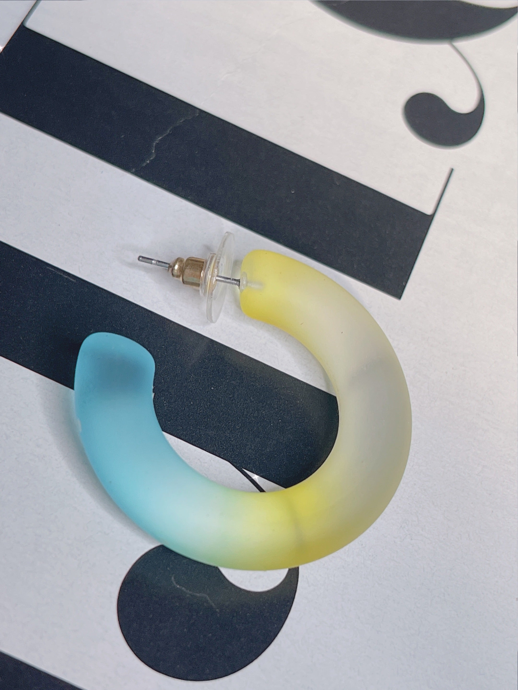 C - Gradient Color Earrings